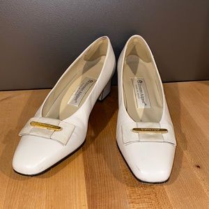 Vintage Etienne Aigner “Savannah” shoe Size 8